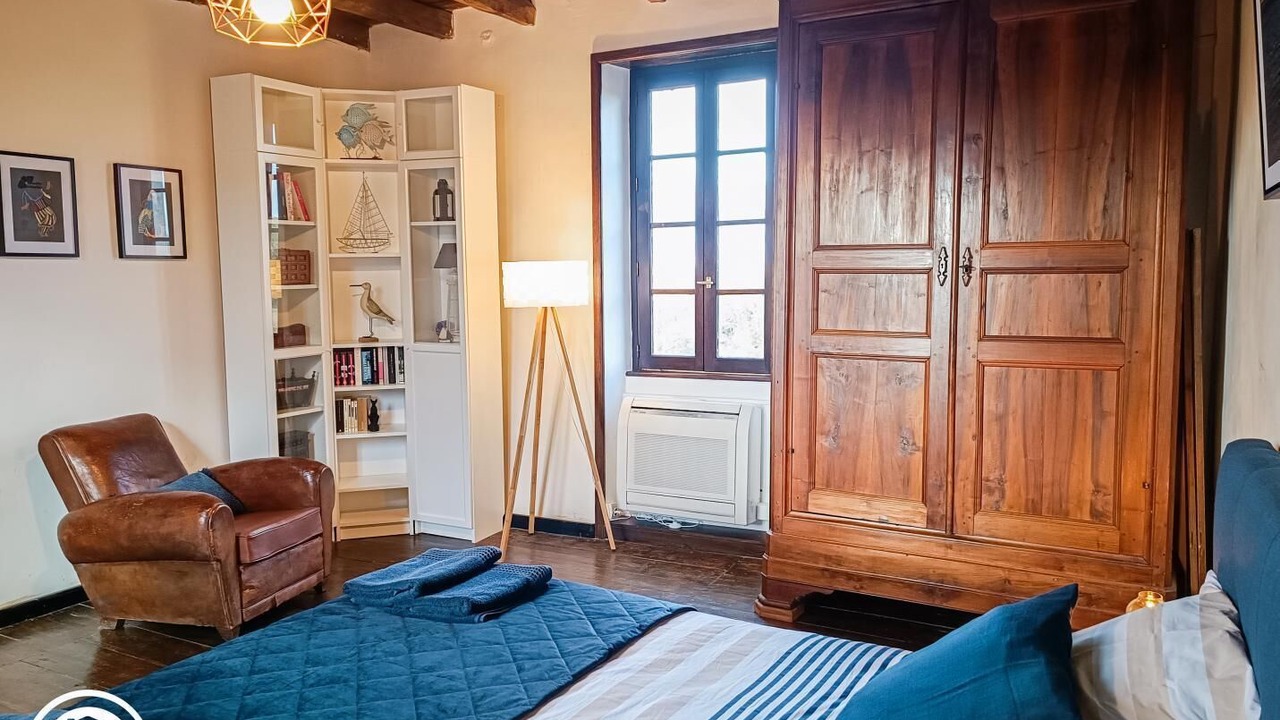 Photo of Bedroom in Degagnac