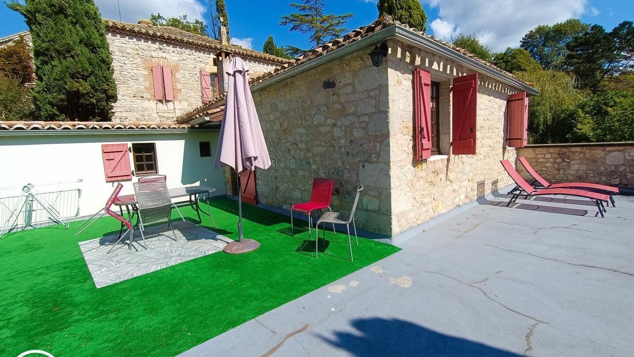 Photo of Outdoor in Montlauzun