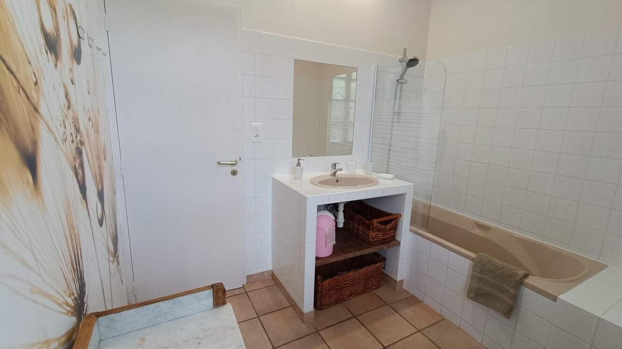 Photo of Bathroom in Brengues