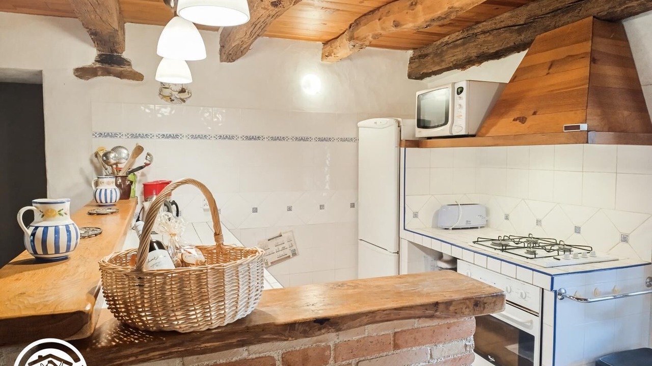 Photo of Kitchen in Castelnau-Montratier-Sainte-Alauzie