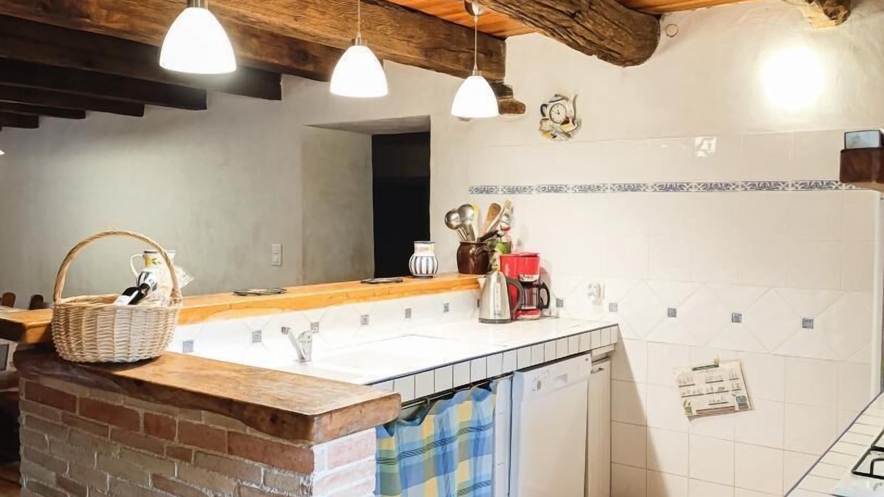 Photo of Kitchen in Castelnau-Montratier-Sainte-Alauzie