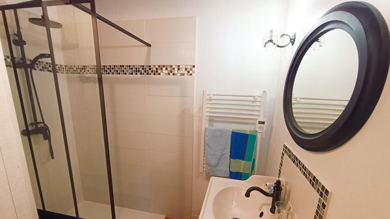 Photo of Bathroom in Trespoux-Rassiels