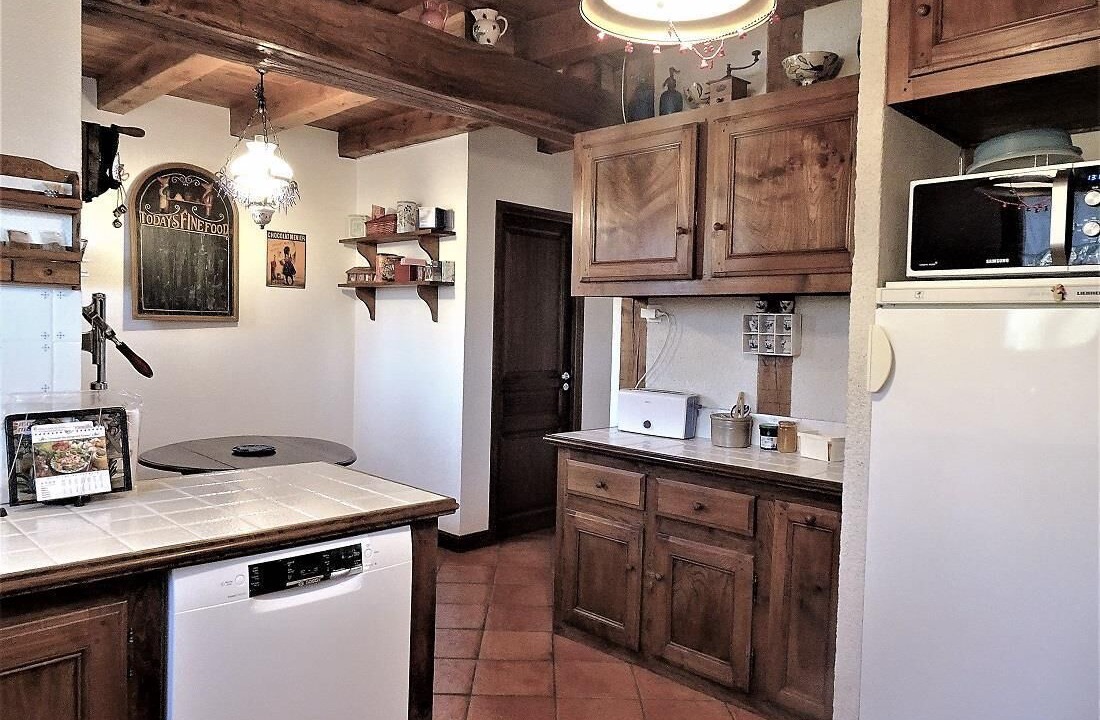 Photo of Kitchen in Trespoux-Rassiels