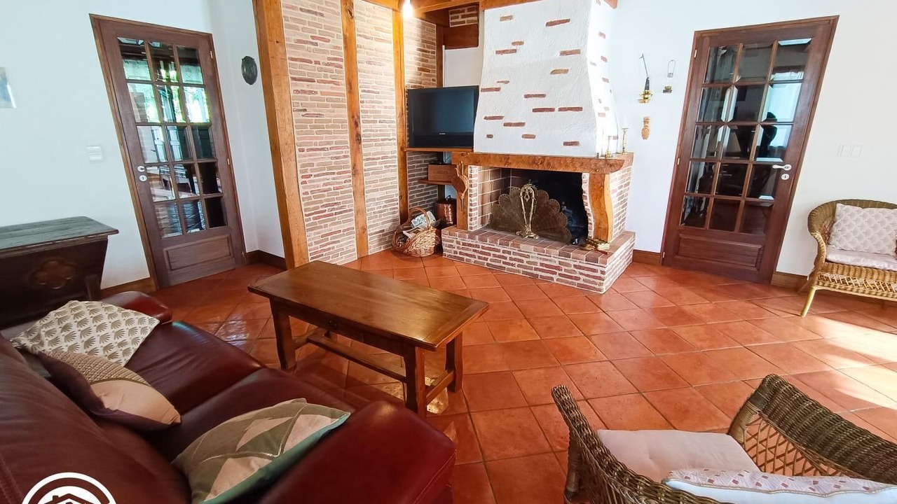 Photo of Livingroom in Trespoux-Rassiels