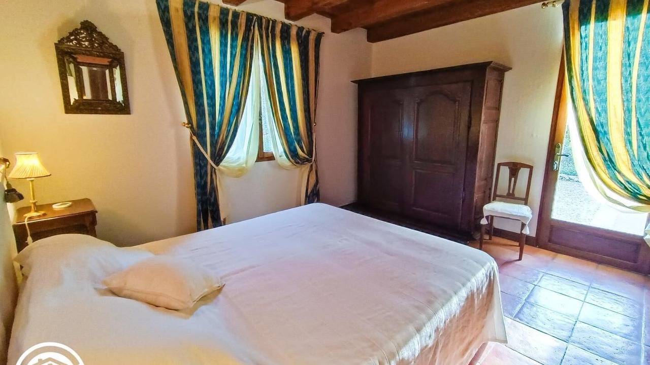 Photo of Bedroom in Trespoux-Rassiels