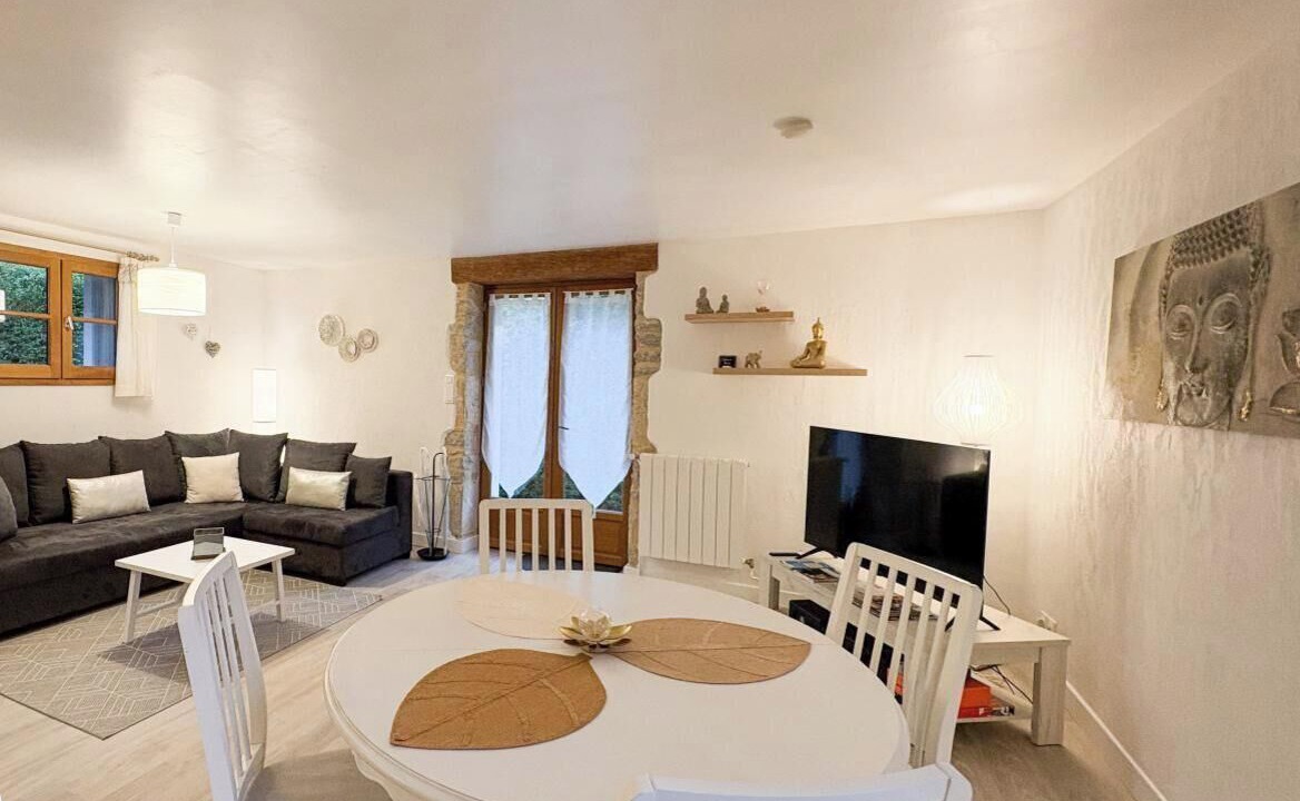 Photo of Livingroom in Saint-Medard