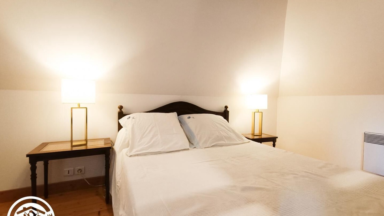 Photo of Bedroom in Montvalent