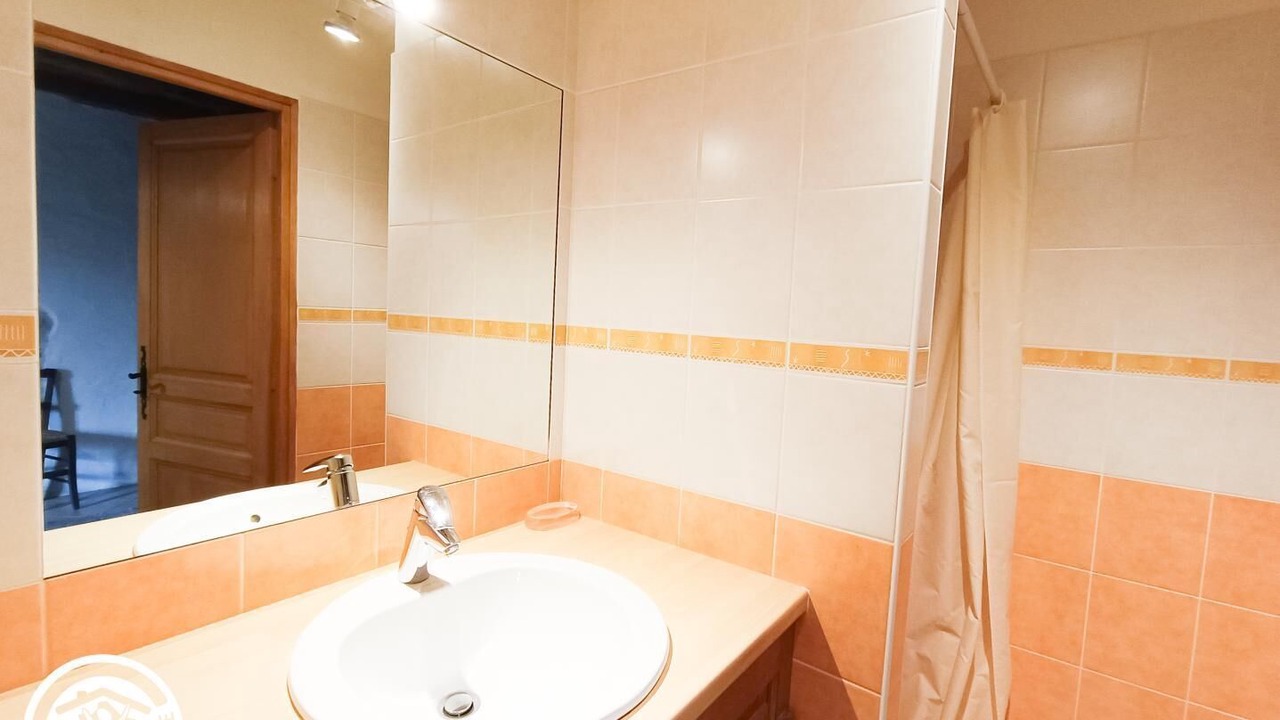 Photo of Bathroom in Montvalent