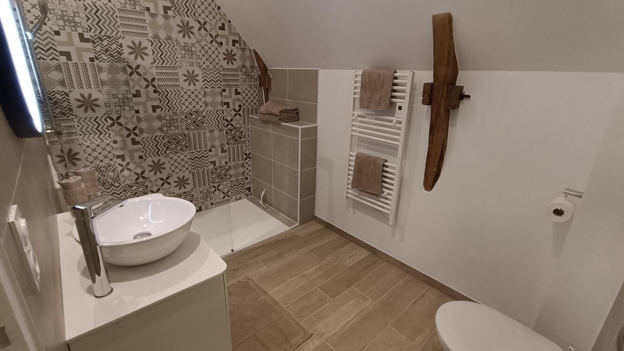 Photo of Bathroom in Thegra