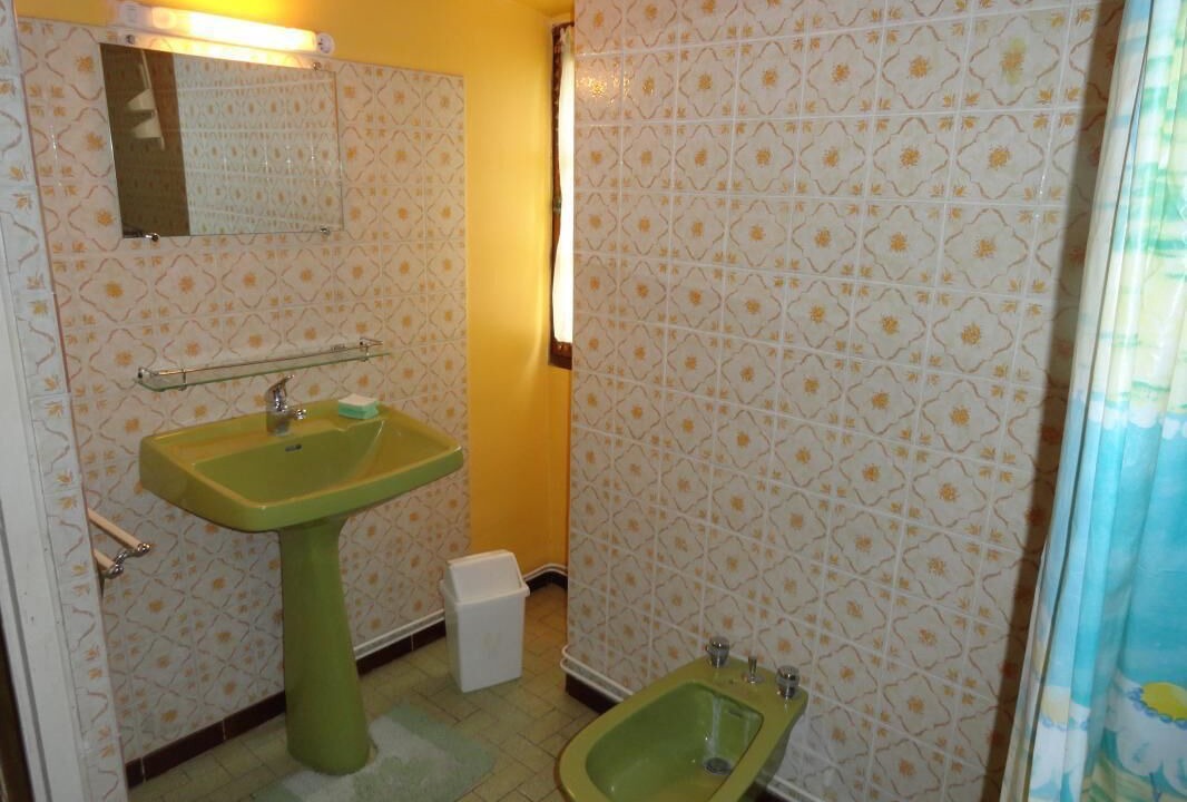 Photo of Bathroom in Saint-Vincent-Rive-d'Olt