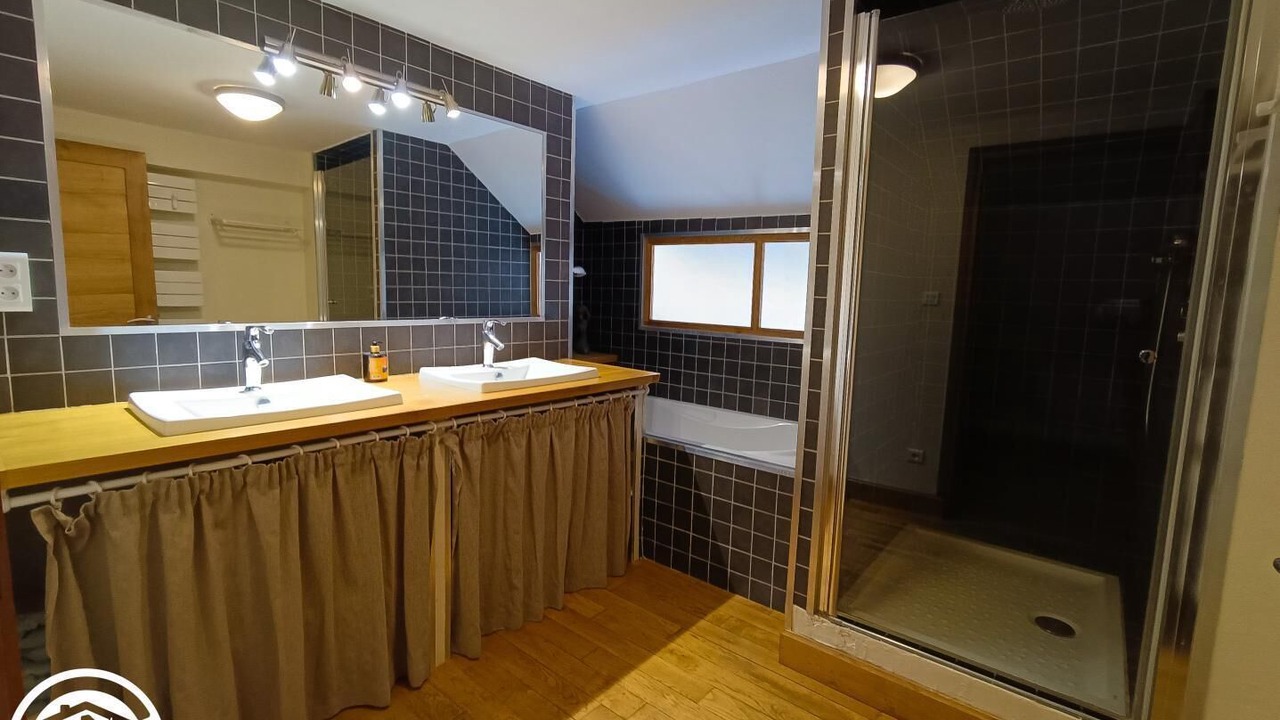 Photo of Bathroom in Degagnac