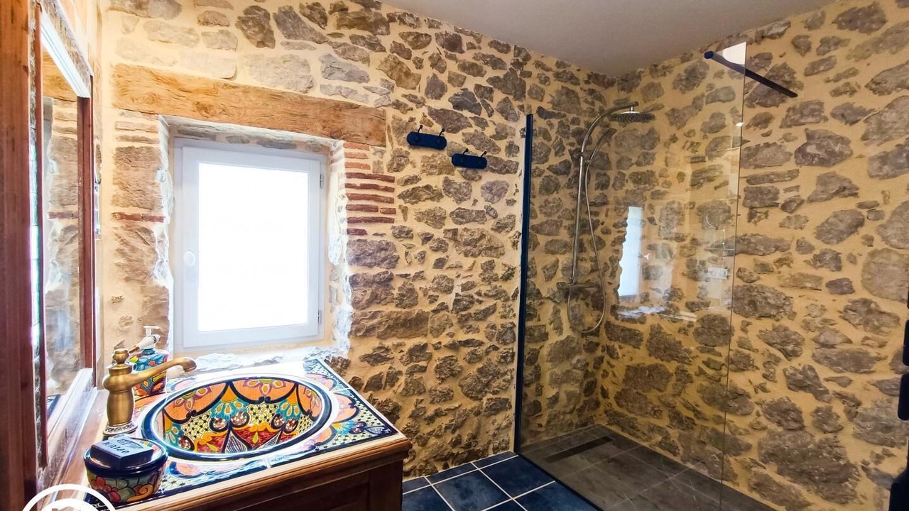 Photo of Bathroom in Saint-Vincent-Rive-d'Olt