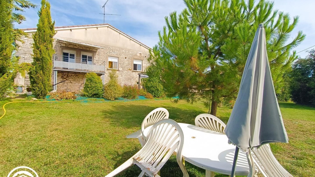 Photo of Outdoor in Saux