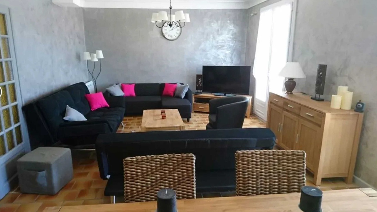 Photo of Livingroom in Largentiere