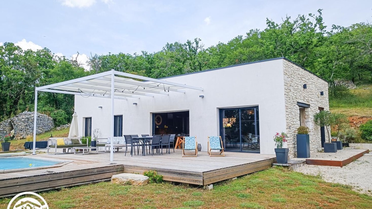 Photo of Patio Balcony in Saint-Medard
