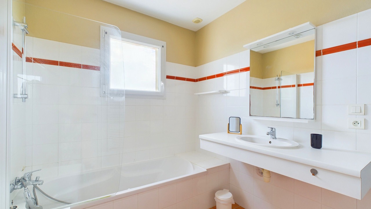 Photo of Bathroom in Olonne-sur-Mer
