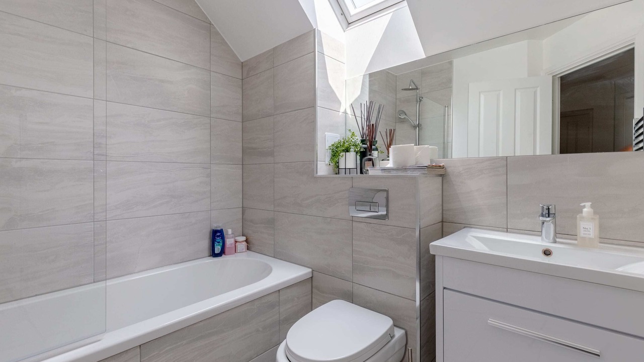 Photo of Bathroom in Brondesbury Park