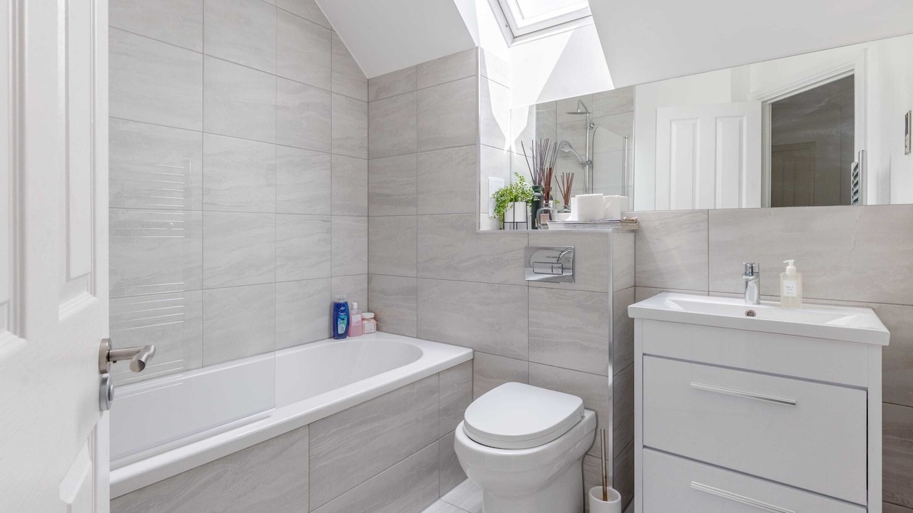 Photo of Bathroom in Brondesbury Park