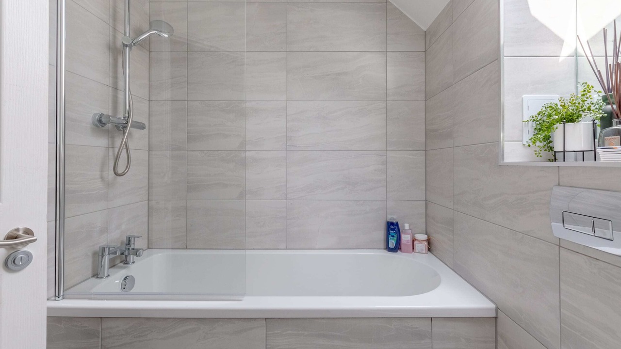 Photo of Bathroom in Brondesbury Park