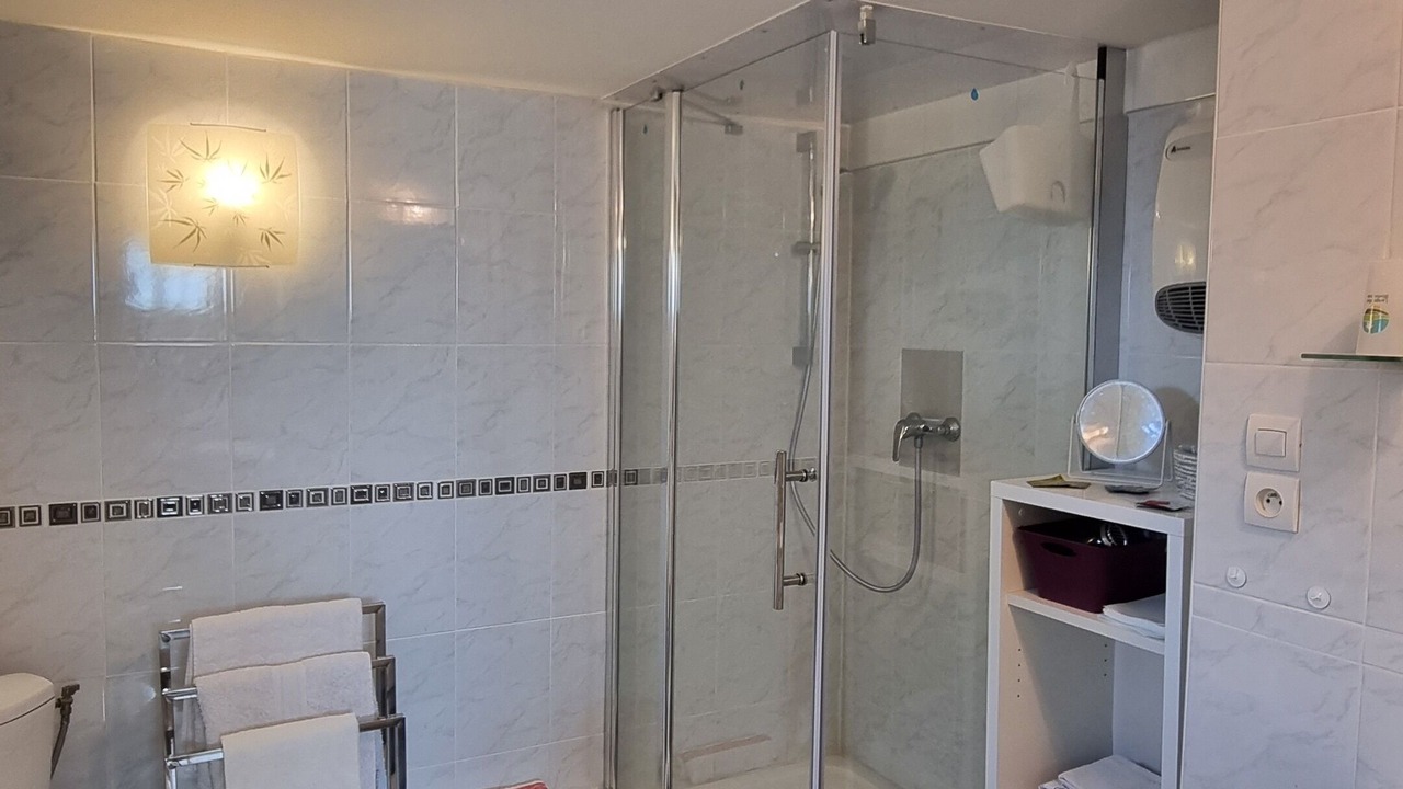 Photo of Bathroom in Pomerols