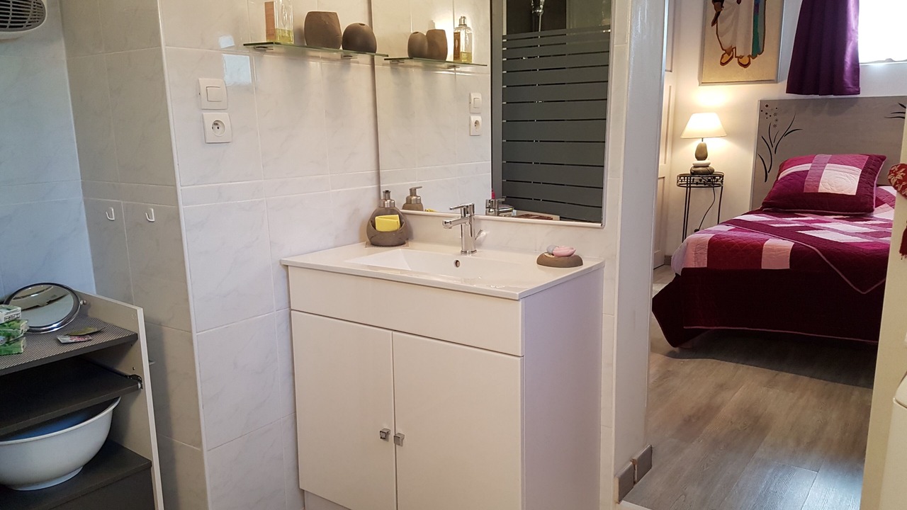 Photo of Bathroom in Pomerols