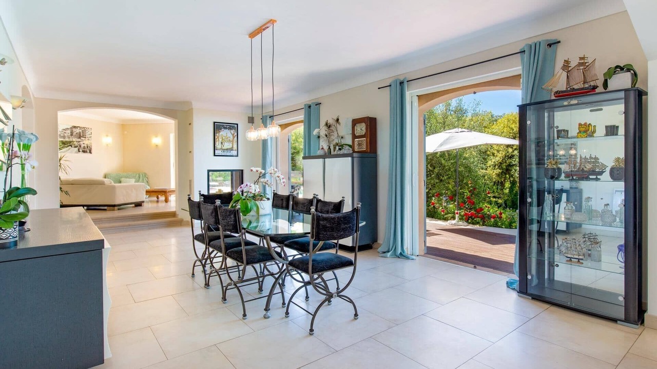 Photo of Others in Cabris