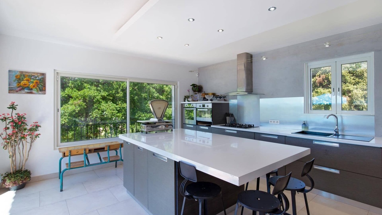 Photo of Others in Cabris