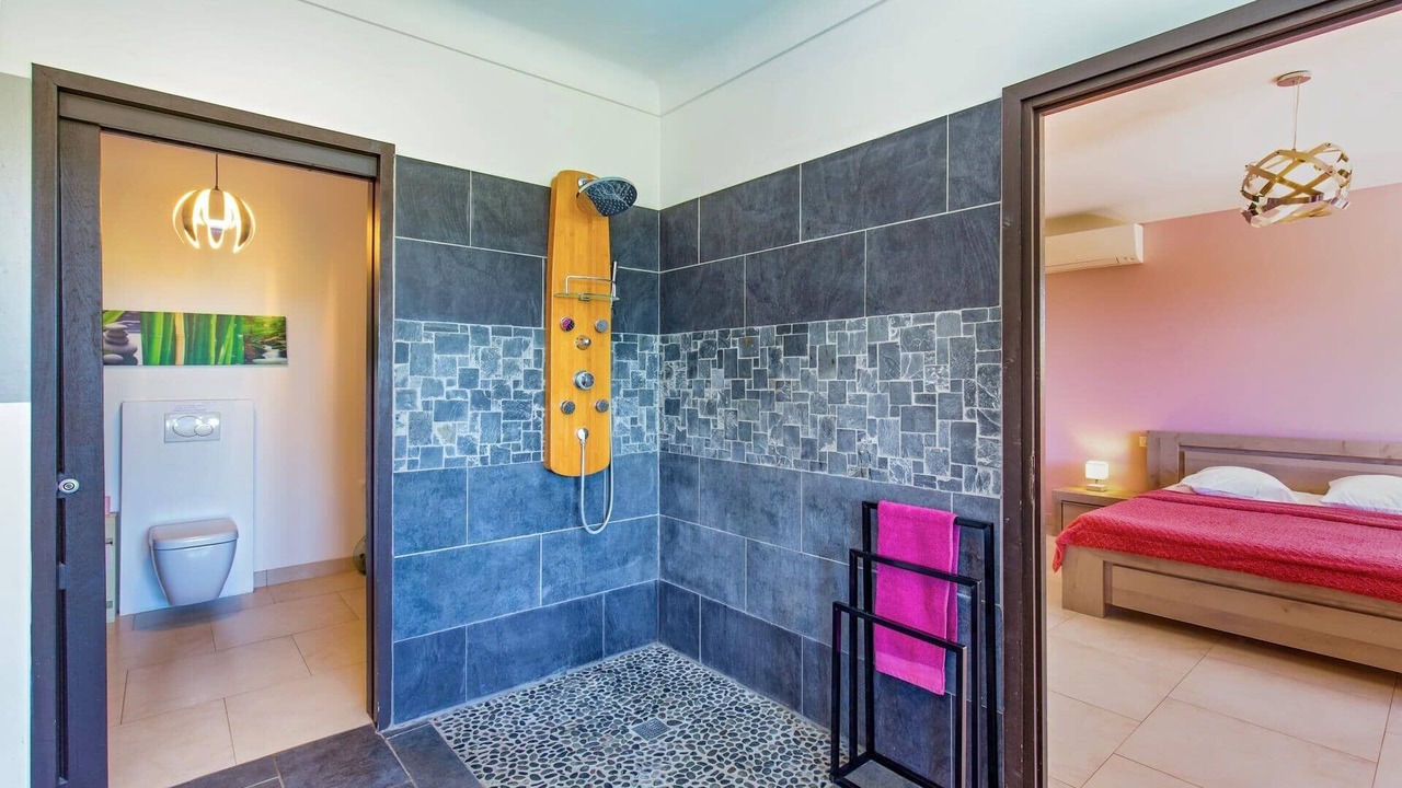 Photo of Others in Cabris