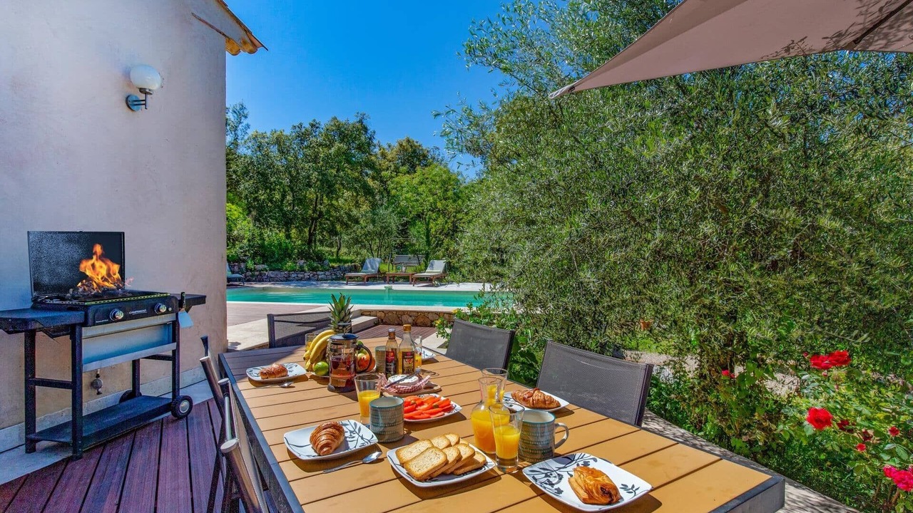 Photo of Others in Cabris