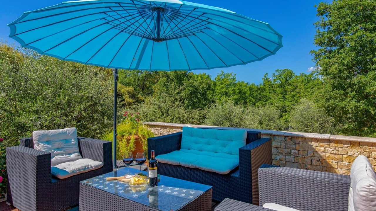 Photo of Others in Cabris