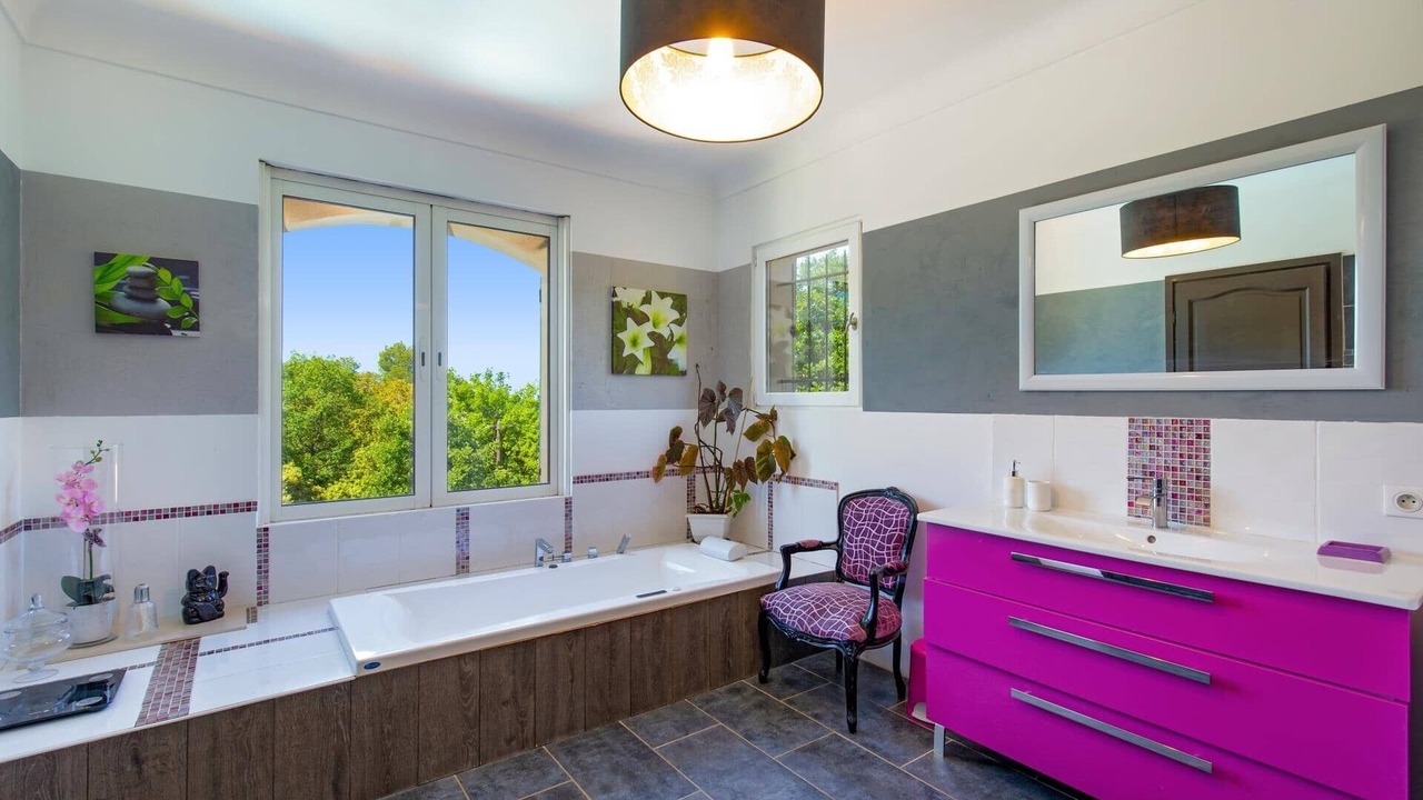 Photo of Others in Cabris