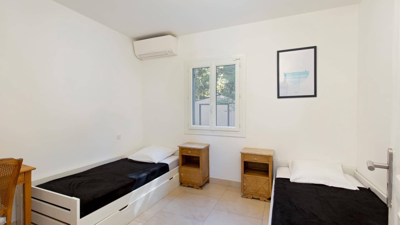 Photo of Others in Cabris