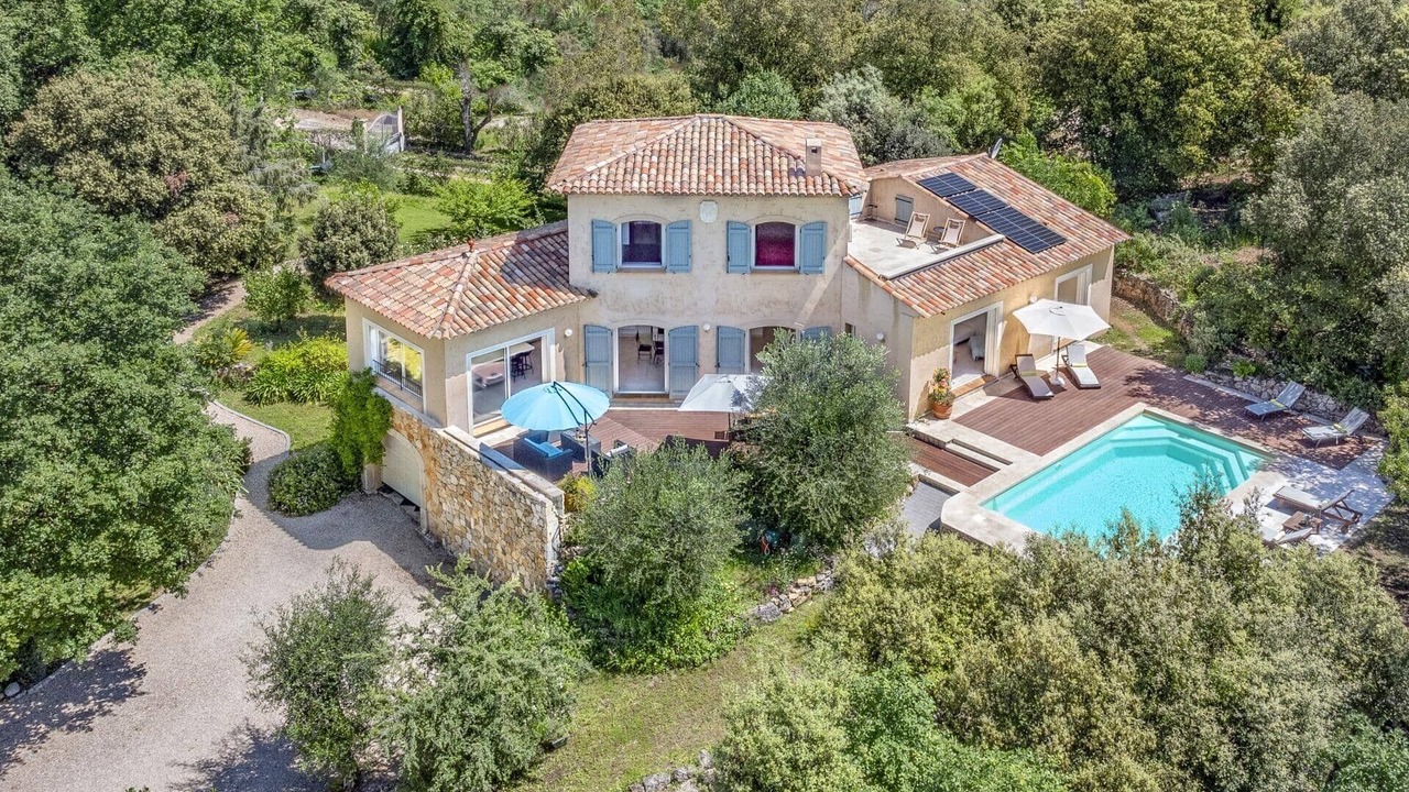 Photo of Others in Cabris