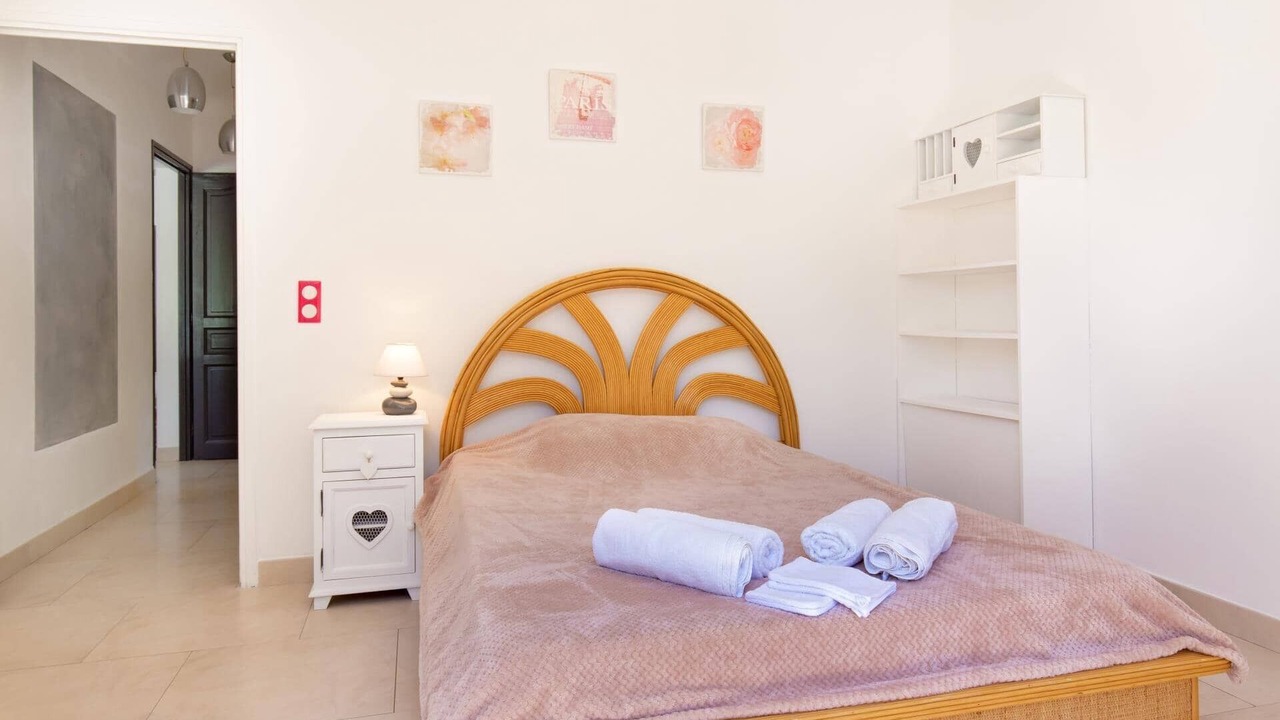 Photo of Others in Cabris