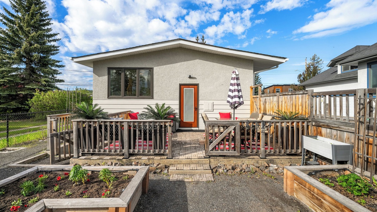 Photo of Patio Balcony in Northwest Calgary