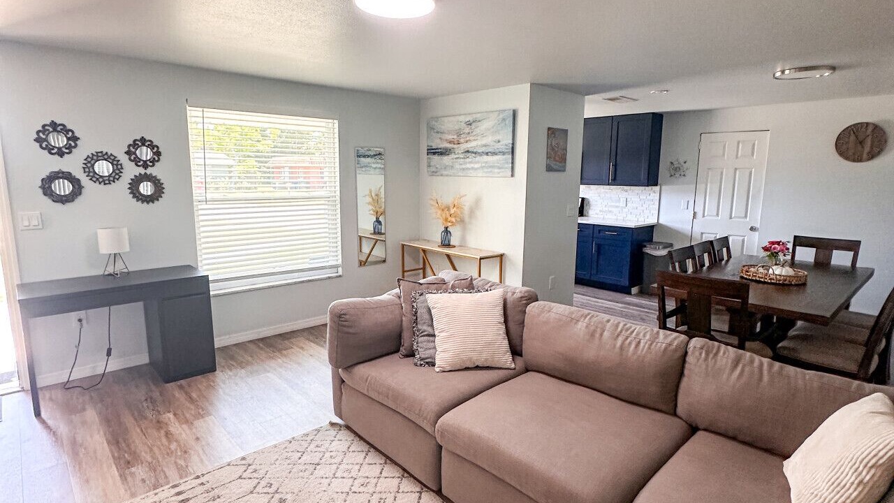 Photo of Livingroom in Venice Gardens