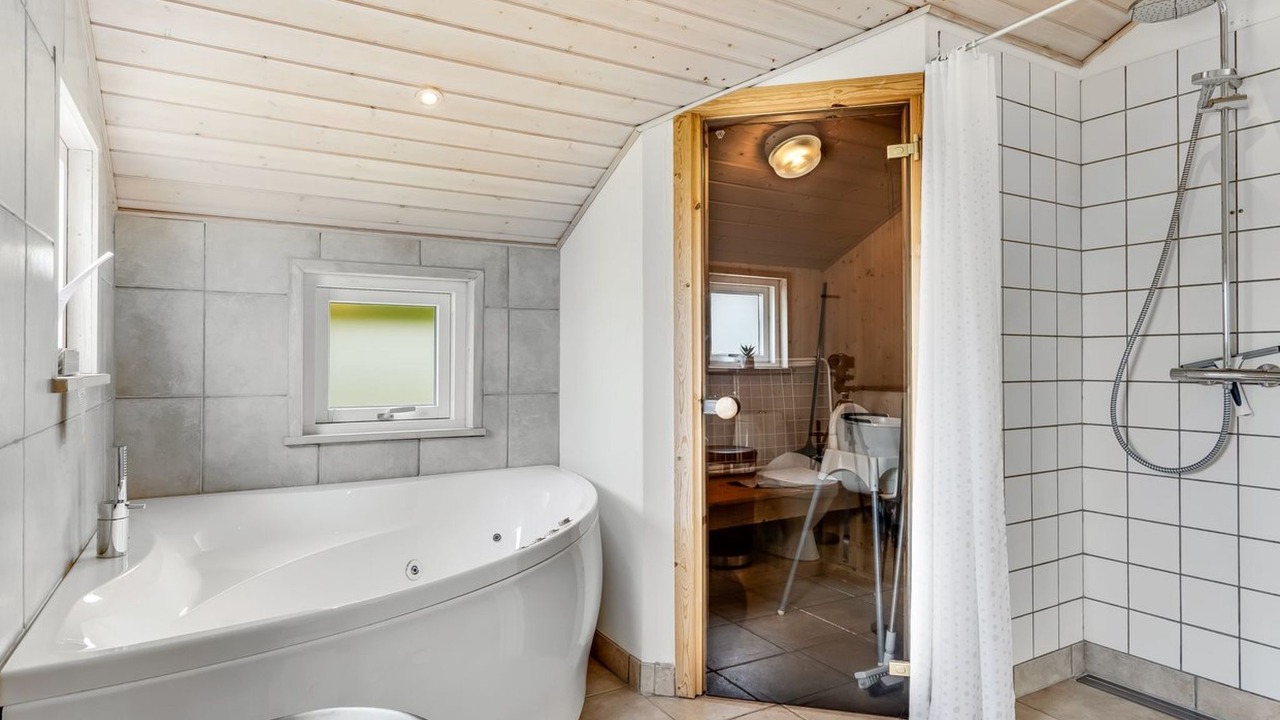 Photo of Bathroom in Tranum