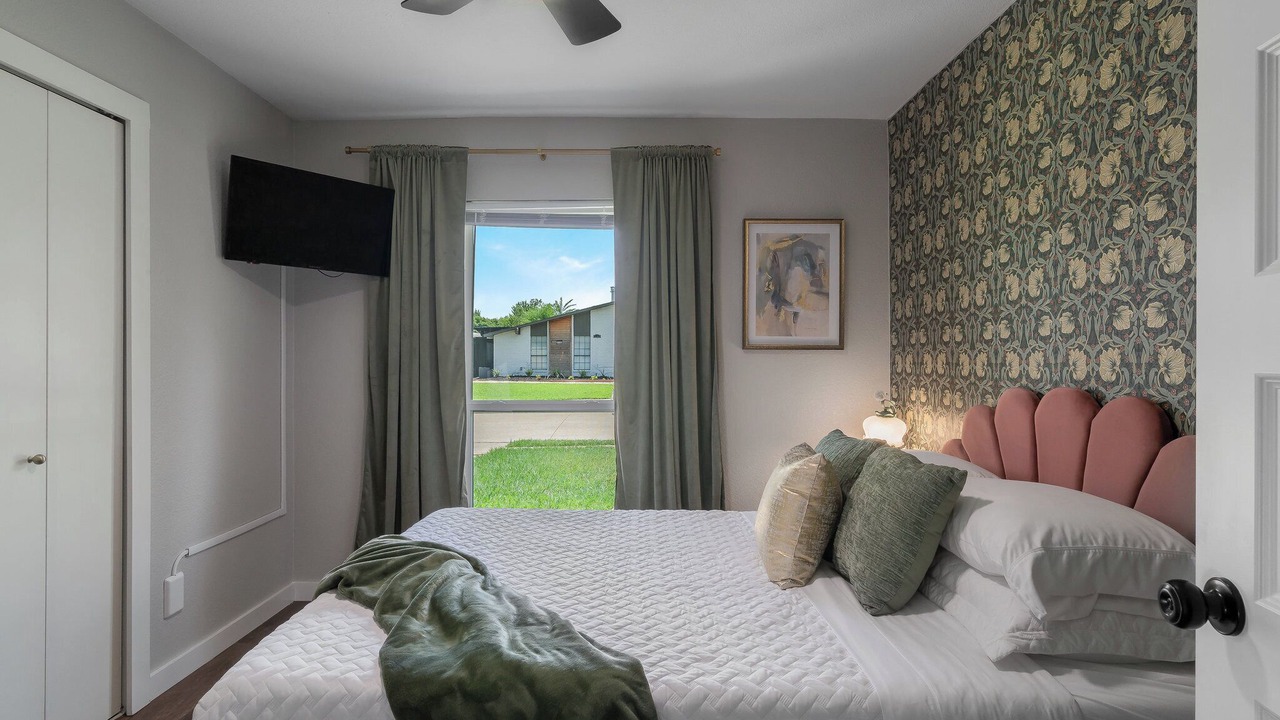 Photo of Bedroom in Grand Prairie