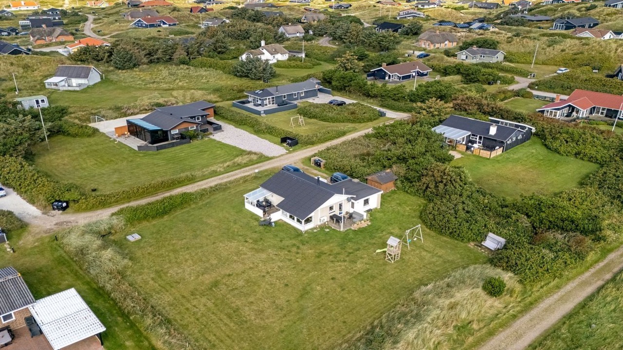 Photo of Others in Houvig Strand