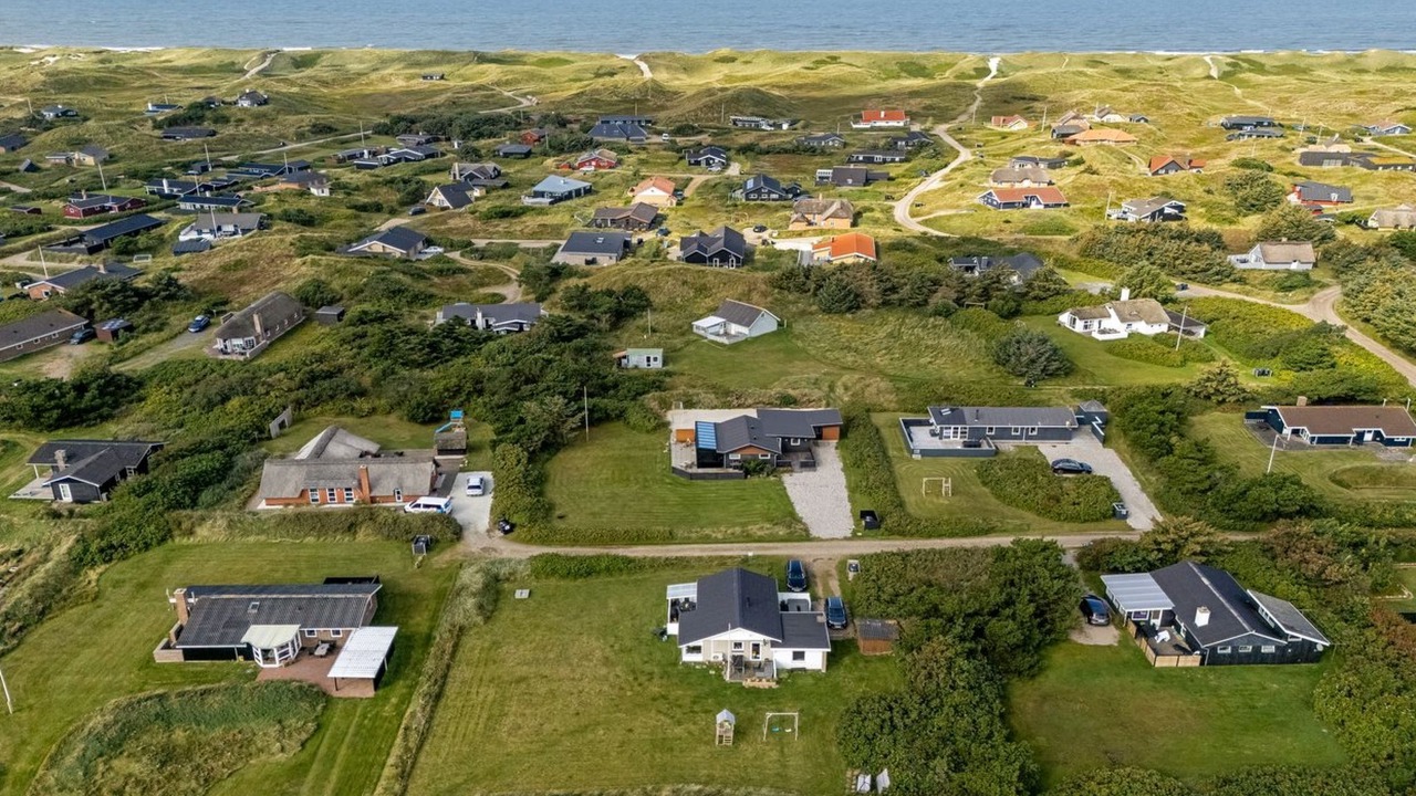 Photo of Others in Houvig Strand