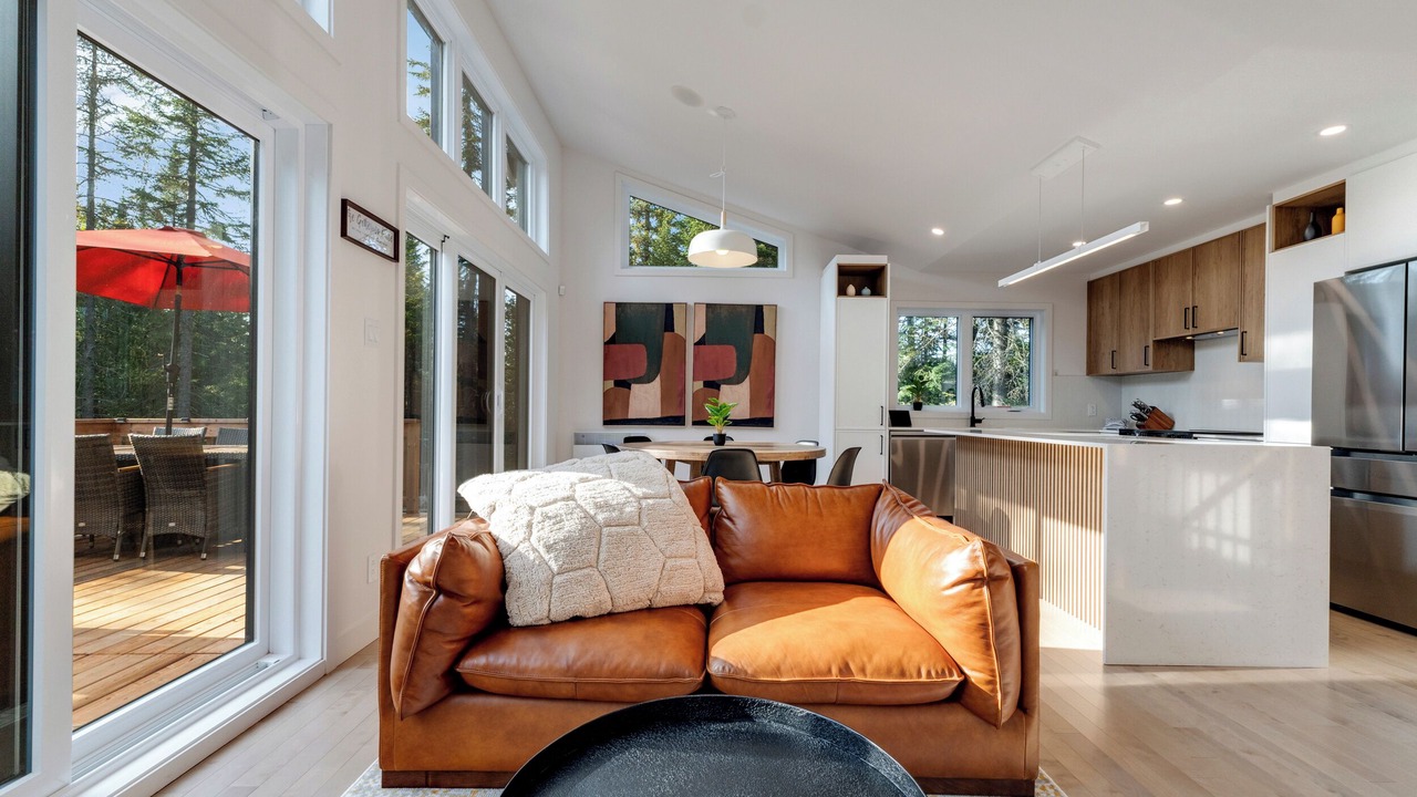 Photo of Livingroom in Lac-Swell
