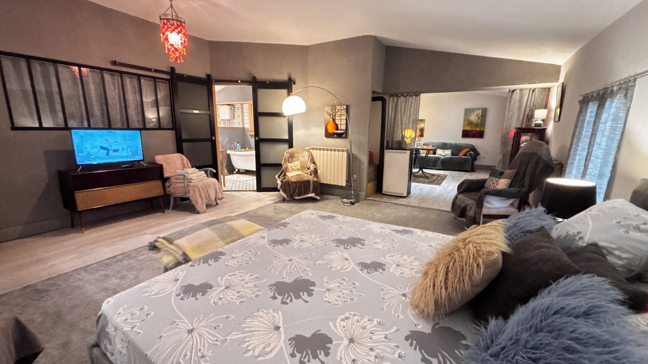 Photo of Bedroom in Romenay