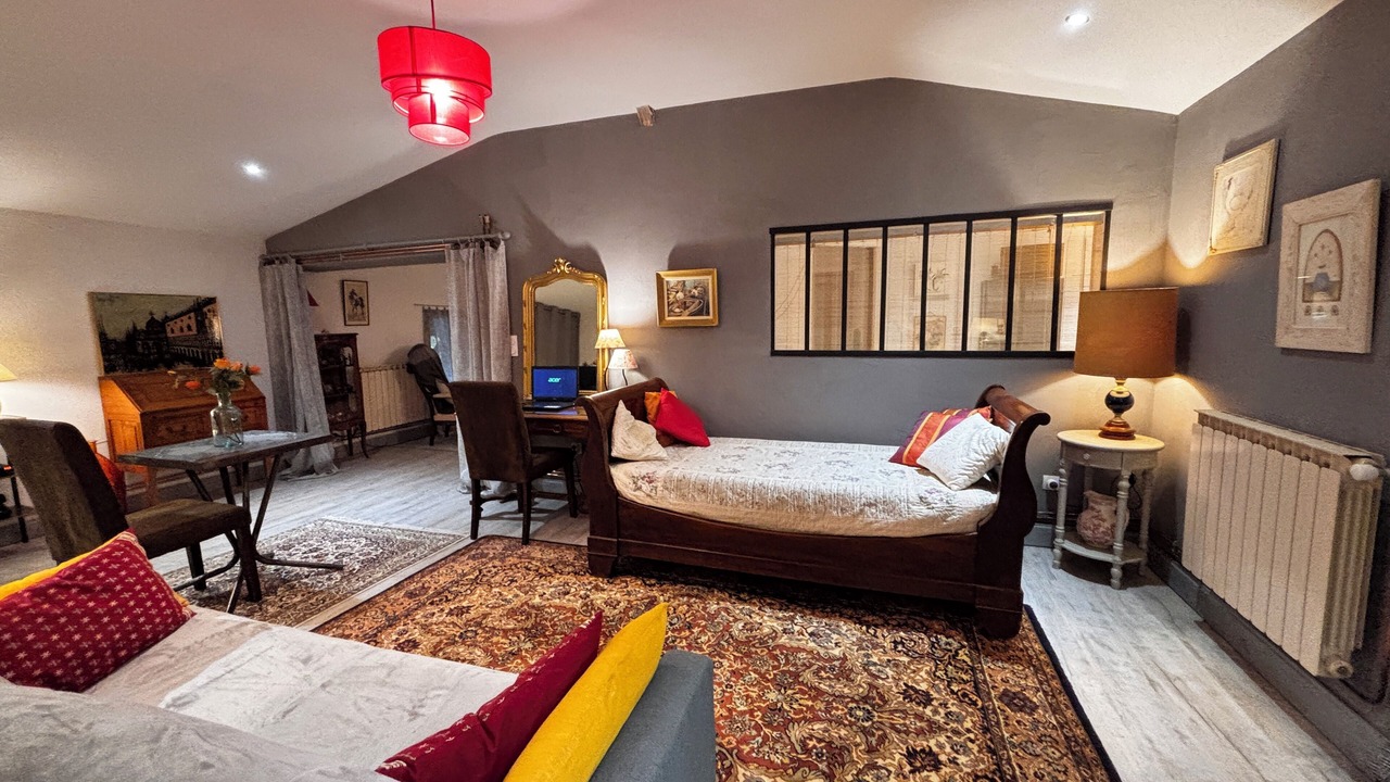 Photo of Bedroom in Romenay