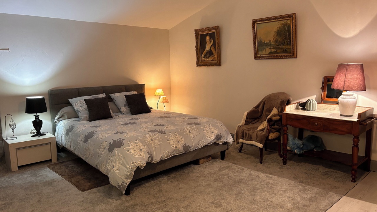 Photo of Bedroom in Romenay