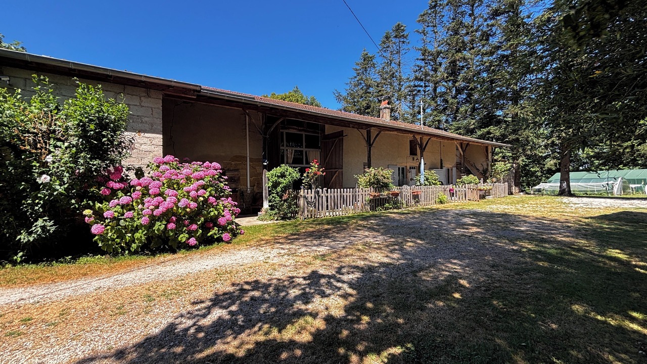 Photo of Outdoor in Romenay