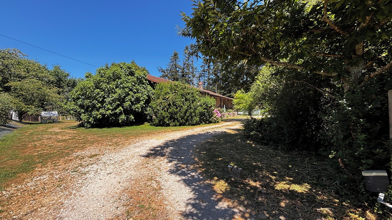 Photo of Outdoor in Romenay