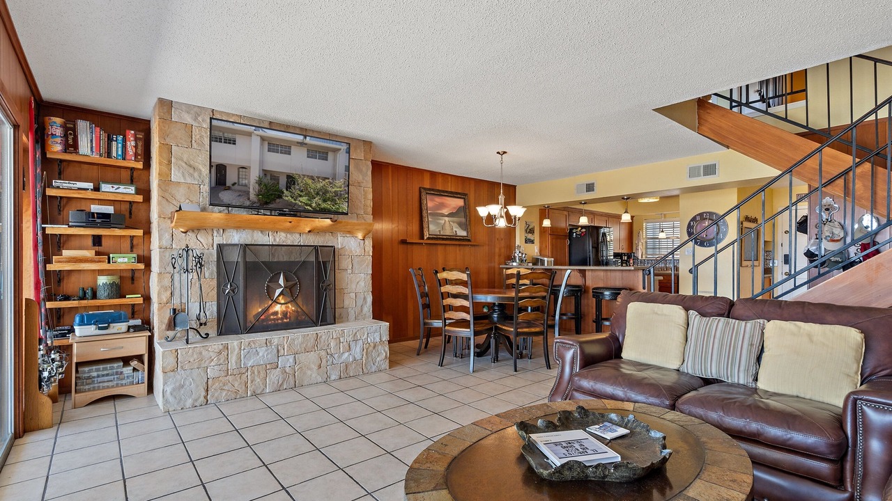 Photo of Livingroom in Briarcliff