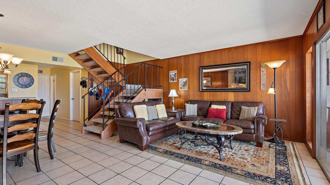 Photo of Livingroom in Briarcliff