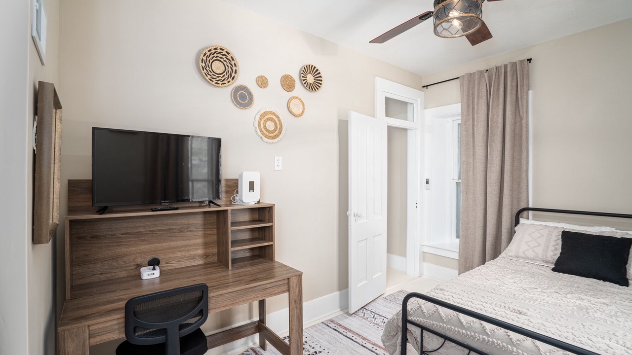 Photo of Bedroom in Lawrence
