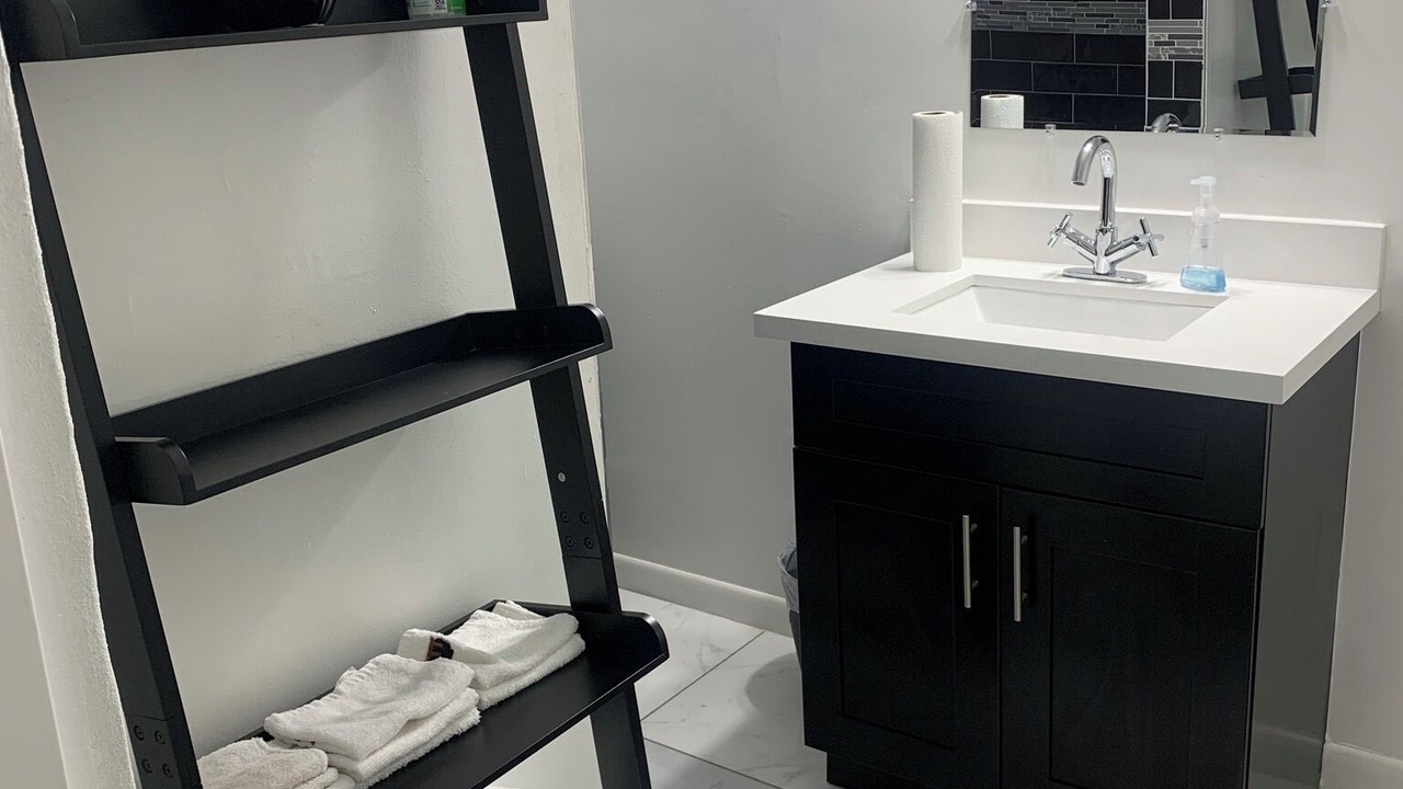 Photo of Bathroom in Pahokee